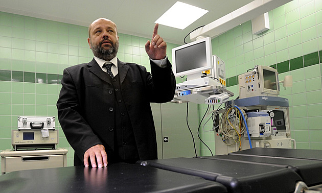 Ředitel vinohradské nemocnice rezignoval, ministerstvo vypíše výběrové řízení