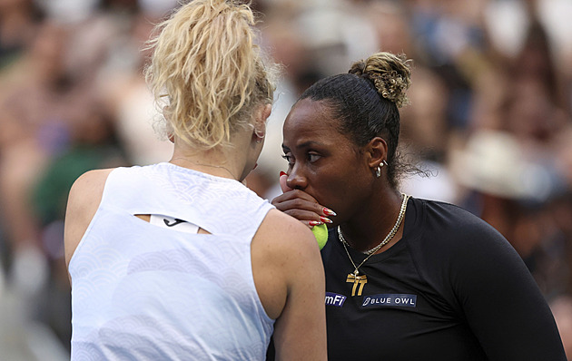 Duo Taylorina opět ve finále. Siniaková dostala náušnice, Američanku učí česky