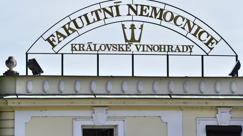 Kontrola odhalila pochybení ve vinohradské nemocnici. Válek oznámil rezignaci ředitele