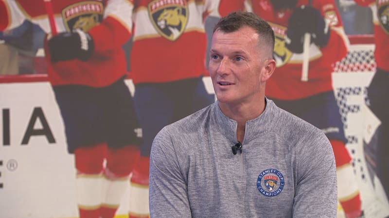 Má dva Stanley Cupy, přitom nevkročil na led. Skaut z Ostravy hledá talenty pro Floridu