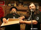 Balbínova poetická strana ve volbách 2025: bezplatné zdravotnictví i důchod 120 tisíc