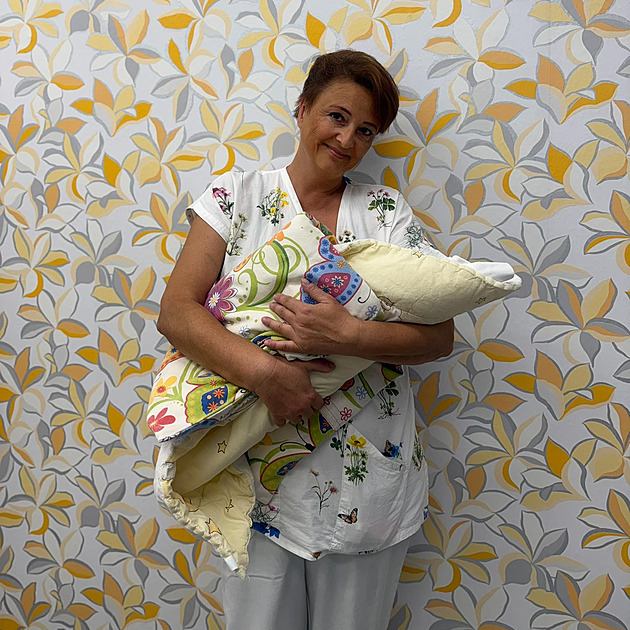 Nevykoupaný, jen v hadrech. Do babyboxu v České Lípě někdo odložil novorozence