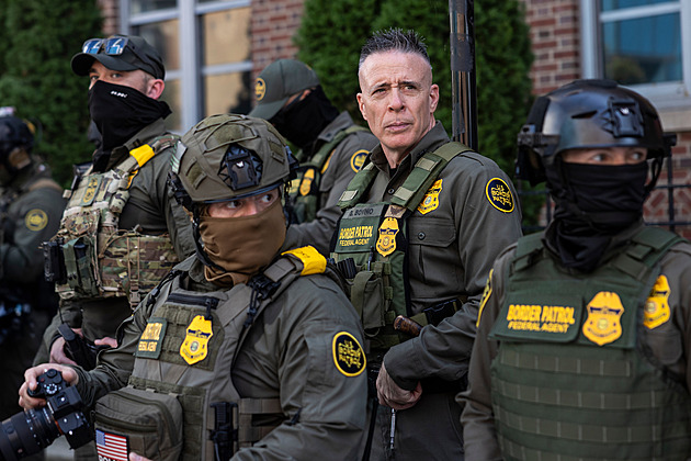 Trump poslal Národní gardu do Chicaga. Proti rozhodnutí demonstrovaly stovky lidí