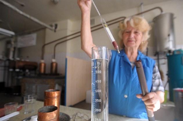 Pálení je zase dražší, lidé i tak vozí kvas. Úroda švestek byla letos slušná