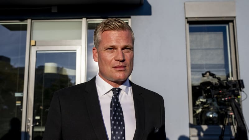 KOMENTÁŘ: Turek v čele zahraničí je pasé, sám si dal kolenem. Česko by bylo fackovacím panákem