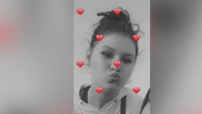 Obavy o 12letou Aničku: Nevrátila se do dětského domova na Karlovarsku. Policie prosí o pomoc