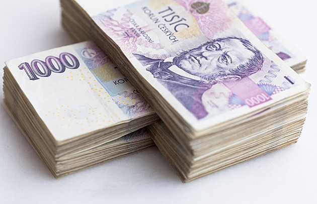 Žena poslala statisíce v ručníku na údajnou expertizu, část peněz zachránila taxikářka