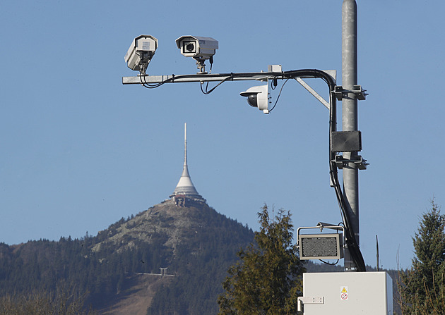 Konec radarů: vláda zruší zlatý důl. Přestane se měřit rychlost, zní kritika