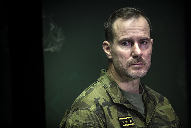 Charlie One. Skupina D spustila další sbírku pro Ukrajinu, jmenuje se po Řehkovi