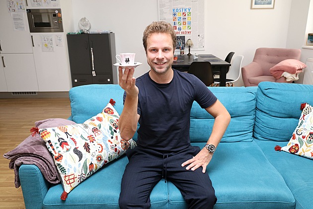 Vítěz StarDance Jan Onder bydlí v pražských Nuslích. Lekce tance dává v obýváku