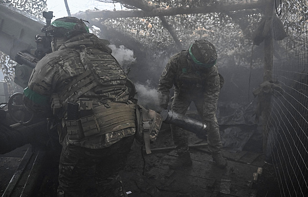 „Plačící“ Ukrajinci na frontě. Proruské účty vedou válku pomocí falešných videí