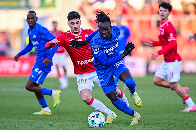 Sníh super, chladno horší. Diakité se sžívá s Libercem a sní: Chci hrát Premier League