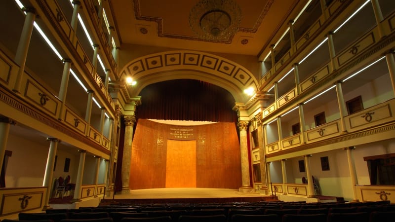 Zemřel Petr Kyselák, dlouholetý člen olomouckého divadla. Vzpomínáme s úctou, truchlí kolegové