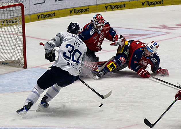 Lev oslavil plzeňskou pětistovku a rýpl si do Sedláka: Je zápas, kdy se nerozčiluje?
