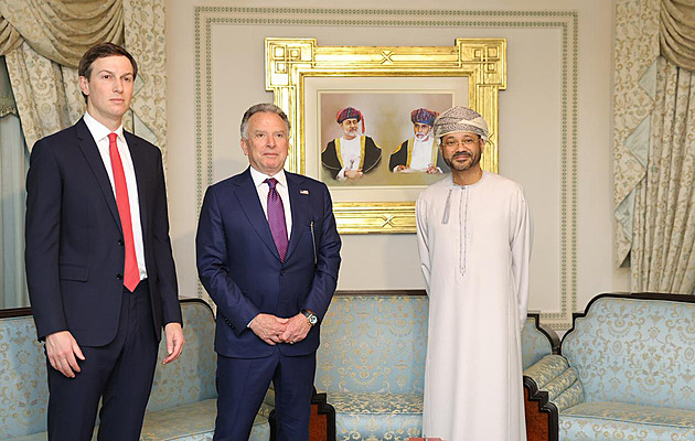 USA a Írán zahájily v Ománu jednání o jaderném programu