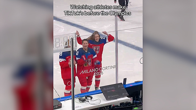 Než padlo v Miláně první buly. Hokejistky dobývaly sítě videi