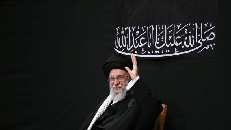 Chameneí je mrtvý a jeho tělo leží v troskách, zní z Izraele. Trump mluví o úžasném úspěchu