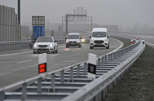 Nové dálniční obchvaty zatím neulevily lidem naplno, část řidičů se jim vyhýbá