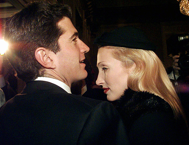 Prabába tichého luxusu. Carolyn Bessette-Kennedy inspiruje i 27 let po smrti