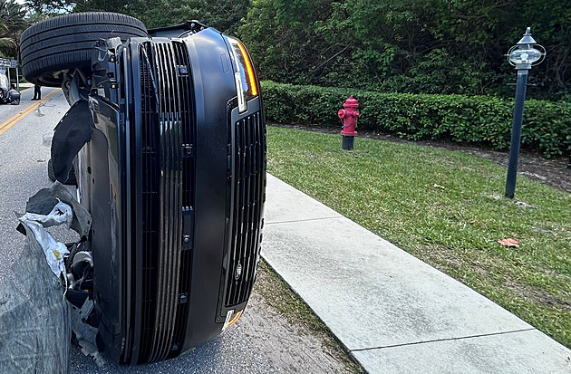 Golfista Woods přiznal barvu. Vůz hodil na bok kvůli častému zlozvyku řidičů