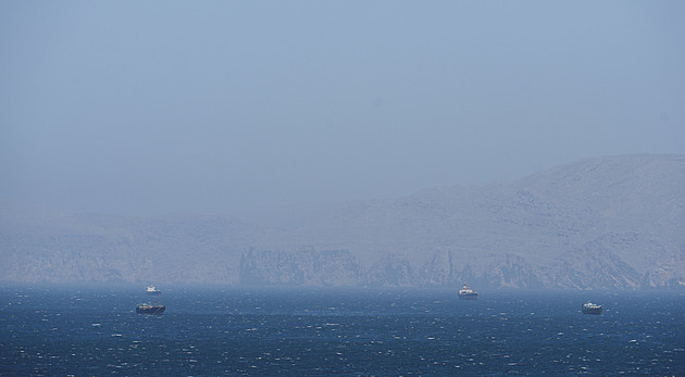 Írán zastavil tankery v Hormuzu, obvinil Izrael z porušování příměří