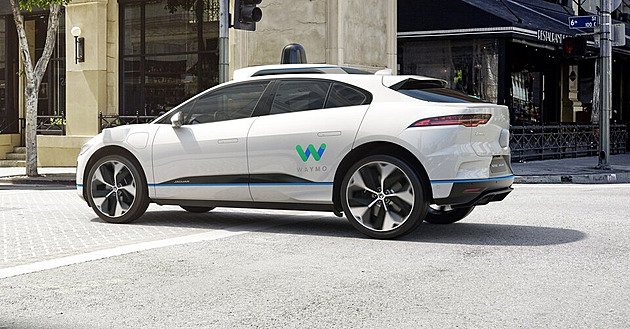Waymo hodlá napřesrok v Německu spustit taxislužbu bez řidičů