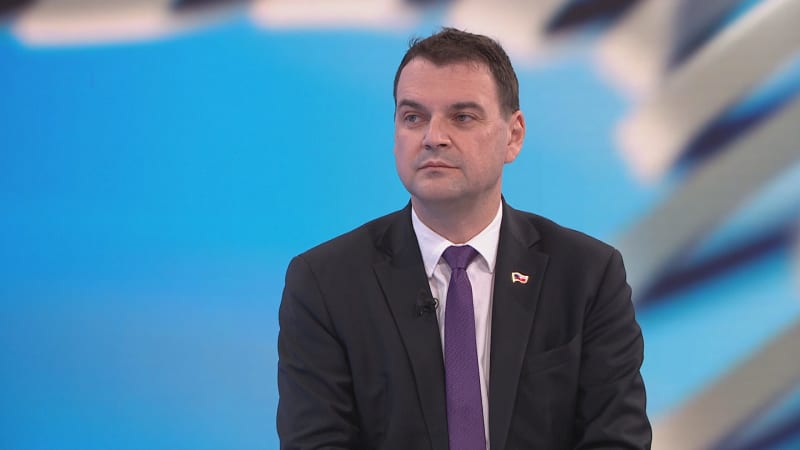 Ficovy výroky k NATO? Nechci ho moralizovat, všichni by měli ubrat, říká Macinka