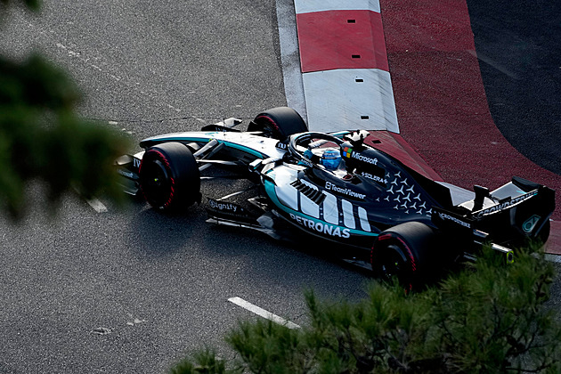 Russell vyhrál kvalifikaci F1 v Baku,  Antonelli havaroval a bude opět stíhat