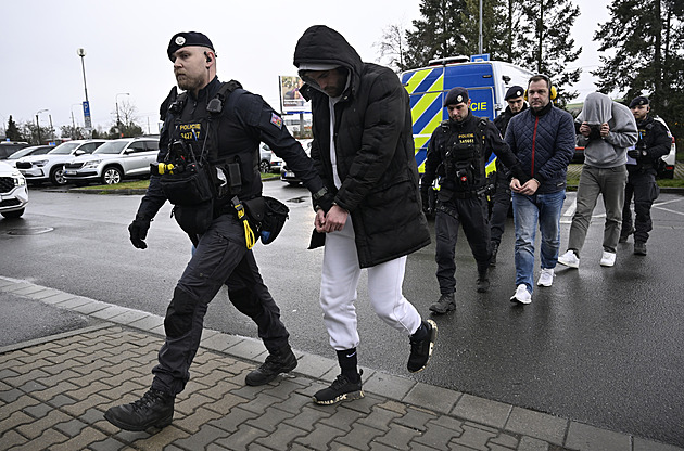Brankář Kalina z korupční kauzy vystoupil z FAČR, odvolací komise přerušila řízení