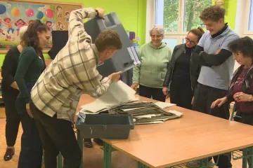Anomálií v součtech hlasů je letos poměrně hodně, zjistila ČT