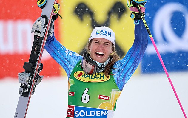 Moltzanová slaví první triumf v SP, Shiffrinová byla sedmá. Vrátila se Vlhová