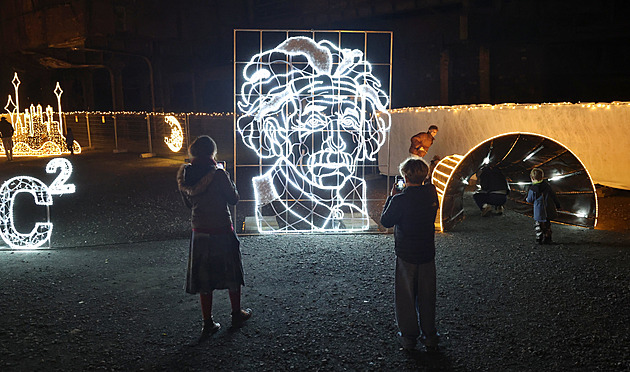 Dolní Vítkovice rozsvítila Éra vynálezů, nebude chybět ani Einstein